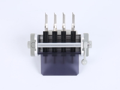 HH2019B-單相偏心輪下出線(xiàn)表座（4滑塊-120孔距，M6-螺桿）