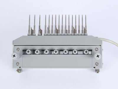 HH302三相國網(wǎng)背出線(xiàn)表座帶輔助端子（165MM-孔距，M8-螺桿）